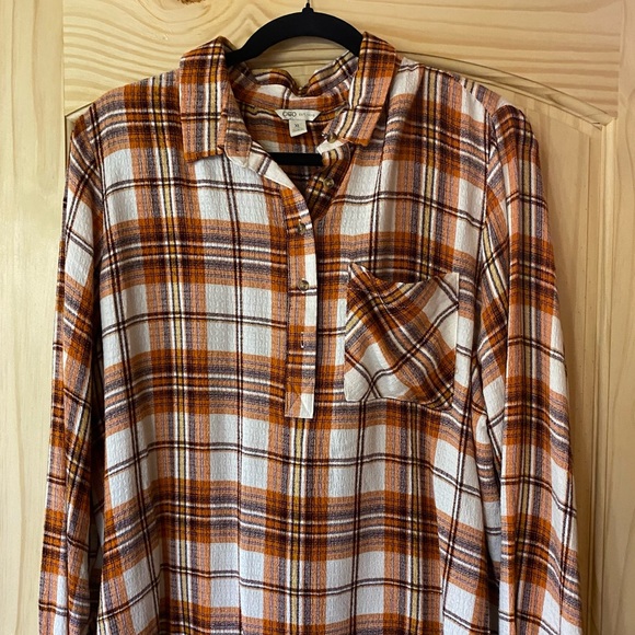 Cato Tops - Plaid XL long sleeve top by Cato with buttons on the back . Brown, gold stripe